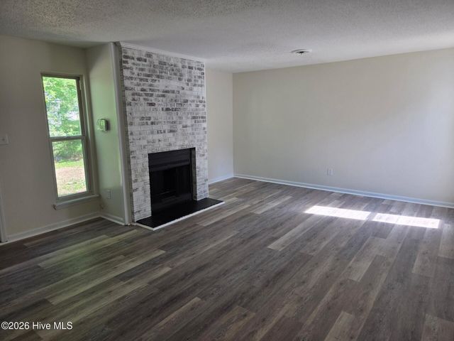 6 Lakewood Court, Jacksonville, NC 28546