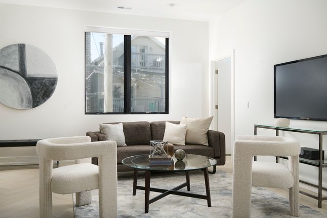 1500 N Wieland Street 2W, Chicago, IL 60610