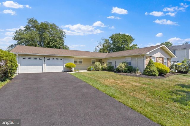 22 TORRINGTON LN, Willingboro, NJ 08046