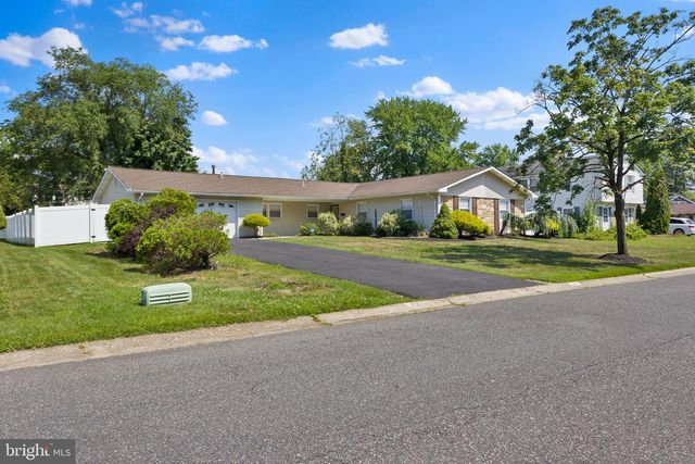 22 TORRINGTON LN, Willingboro, NJ 08046