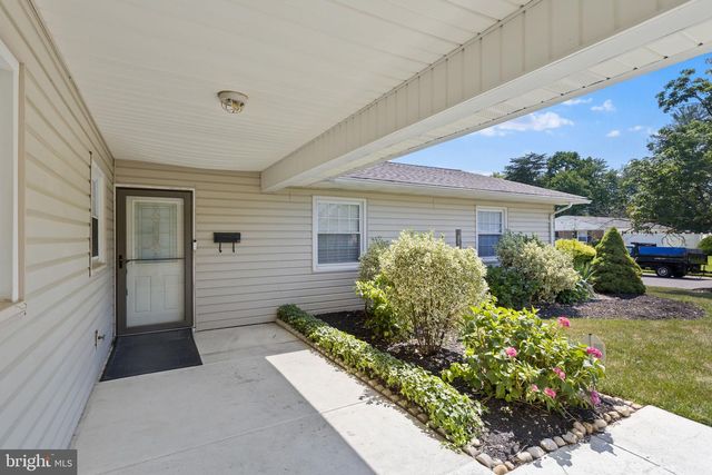 22 TORRINGTON LN, Willingboro, NJ 08046
