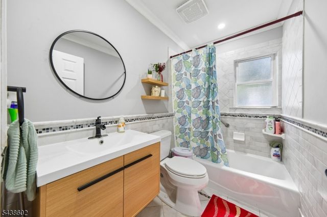 36 Woodside Ave, Hawthorne Boro, NJ 07506