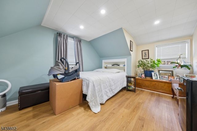 36 Woodside Ave, Hawthorne Boro, NJ 07506