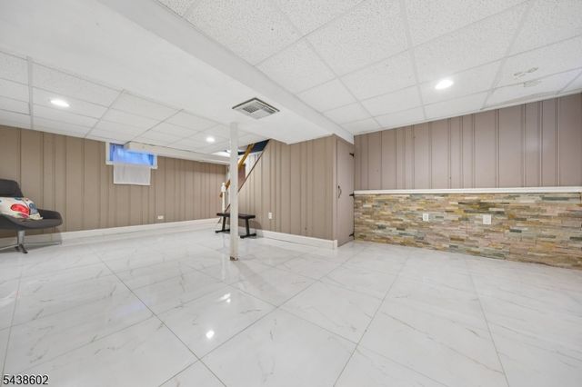 36 Woodside Ave, Hawthorne Boro, NJ 07506
