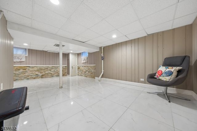 36 Woodside Ave, Hawthorne Boro, NJ 07506