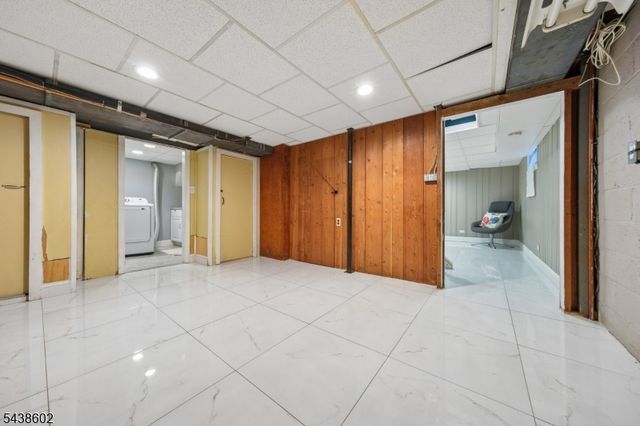 36 Woodside Ave, Hawthorne Boro, NJ 07506