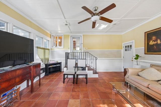 36 Woodside Ave, Hawthorne Boro, NJ 07506