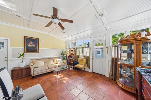 36 Woodside Ave, Hawthorne Boro, NJ 07506