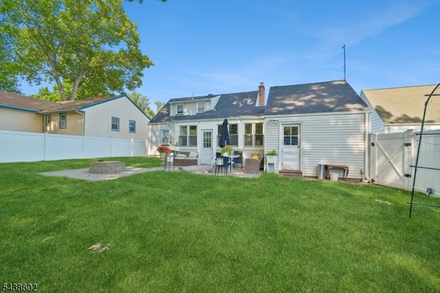 36 Woodside Ave, Hawthorne Boro, NJ 07506