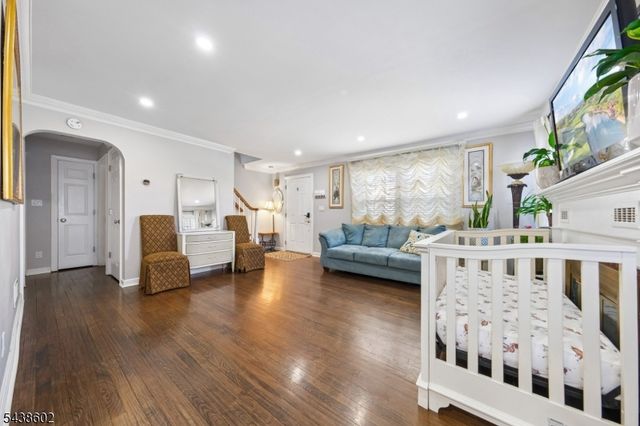 36 Woodside Ave, Hawthorne Boro, NJ 07506