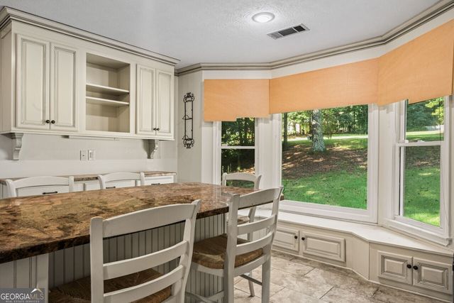 266 Williamsburg Circle, Mcdonough, GA 30253