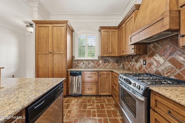 106 Diamond Creek Drive, Broussard, LA 70518