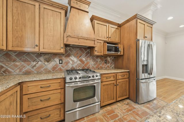 106 Diamond Creek Drive, Broussard, LA 70518