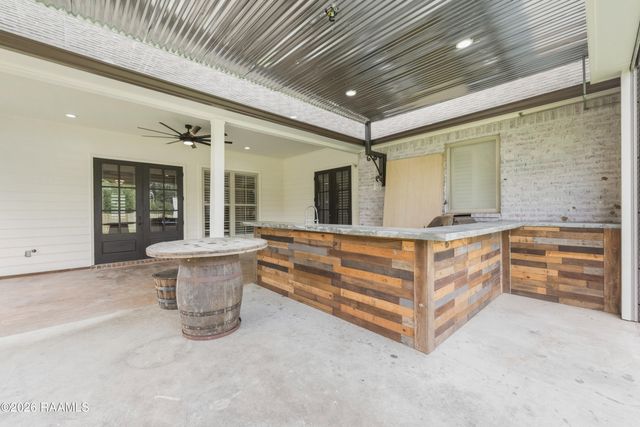 106 Diamond Creek Drive, Broussard, LA 70518