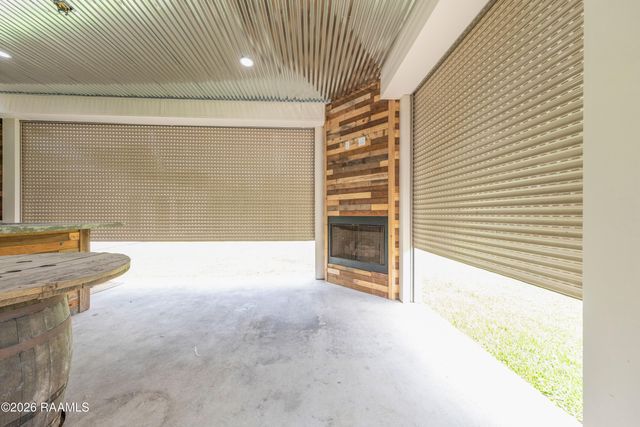 106 Diamond Creek Drive, Broussard, LA 70518