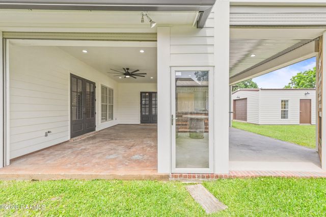 106 Diamond Creek Drive, Broussard, LA 70518