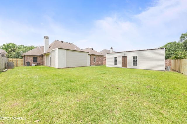 106 Diamond Creek Drive, Broussard, LA 70518
