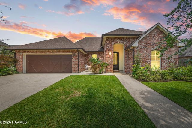 106 Diamond Creek Drive, Broussard, LA 70518