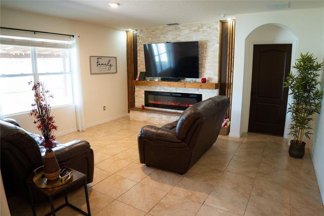 1315 FOX SQUIRREL DRIVE, Davenport, FL 33897