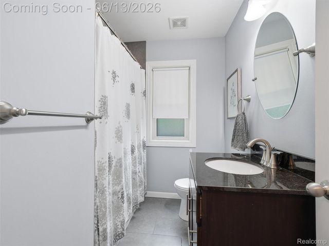 2622 Bembridge Road, Royal Oak, MI 48073