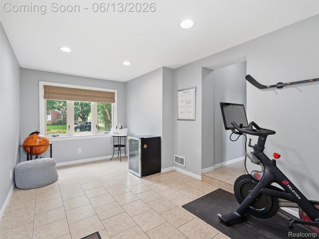 2622 Bembridge Road, Royal Oak, MI 48073