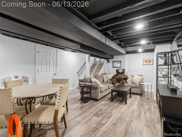 2622 Bembridge Road, Royal Oak, MI 48073