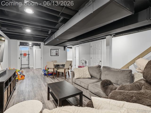 2622 Bembridge Road, Royal Oak, MI 48073