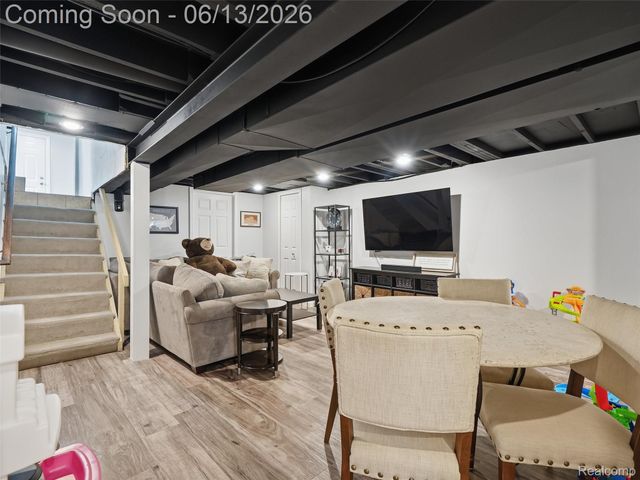2622 Bembridge Road, Royal Oak, MI 48073