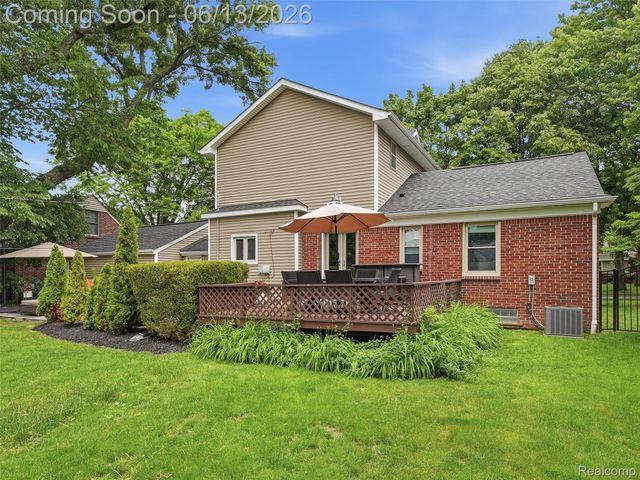 2622 Bembridge Road, Royal Oak, MI 48073