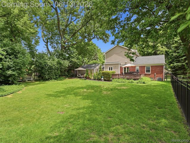 2622 Bembridge Road, Royal Oak, MI 48073