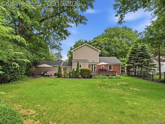 2622 Bembridge Road, Royal Oak, MI 48073