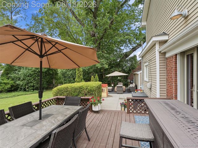 2622 Bembridge Road, Royal Oak, MI 48073