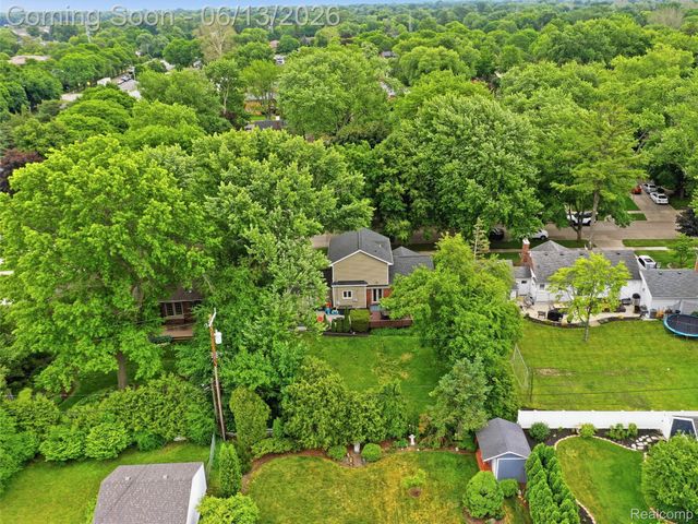 2622 Bembridge Road, Royal Oak, MI 48073