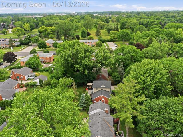 2622 Bembridge Road, Royal Oak, MI 48073