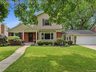 2622 Bembridge Road, Royal Oak, MI 48073