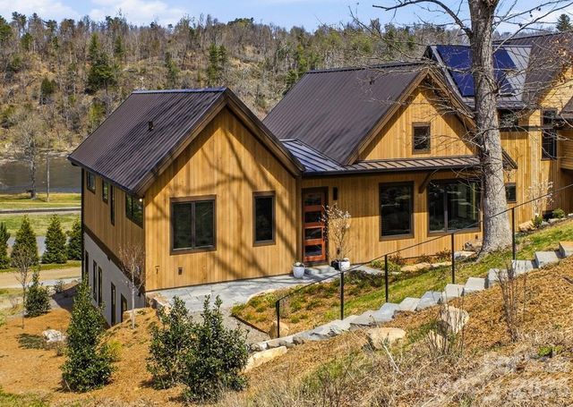 6 River Run 2, Asheville, NC 28804