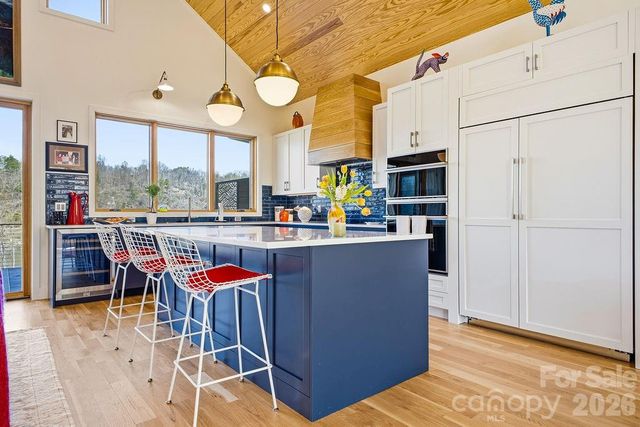 6 River Run 2, Asheville, NC 28804