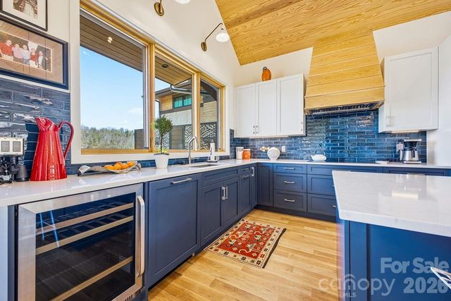 6 River Run 2, Asheville, NC 28804