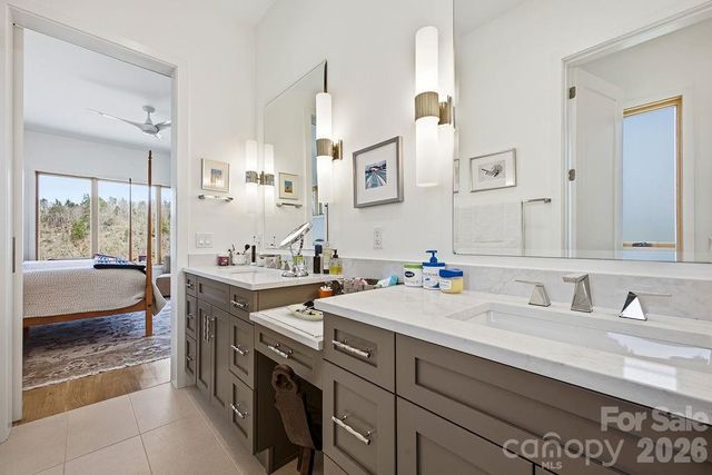 6 River Run 2, Asheville, NC 28804