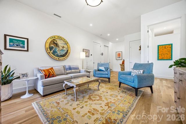 6 River Run 2, Asheville, NC 28804