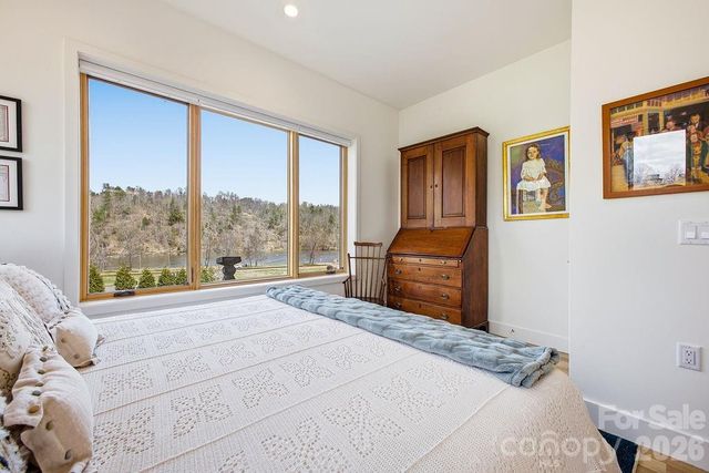 6 River Run 2, Asheville, NC 28804