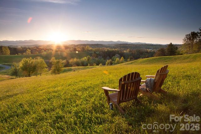 6 River Run 2, Asheville, NC 28804