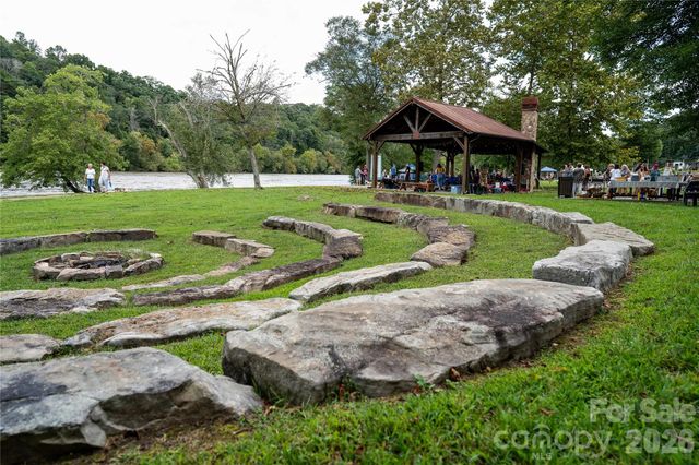 6 River Run 2, Asheville, NC 28804