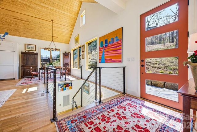 6 River Run 2, Asheville, NC 28804