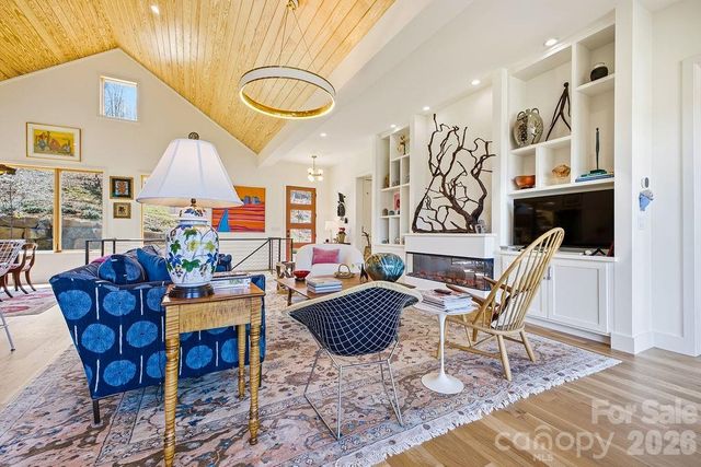 6 River Run 2, Asheville, NC 28804