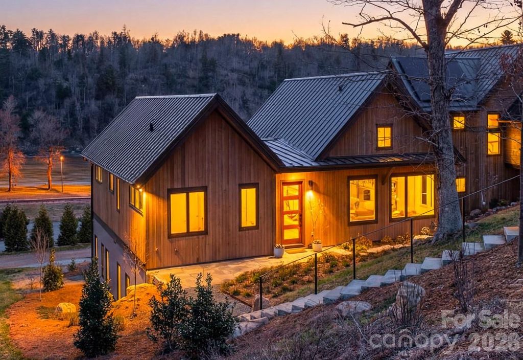 6 River Run 2, Asheville, NC 28804