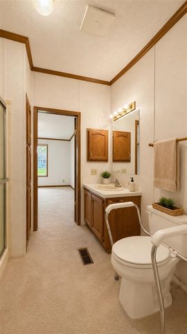 2900 Pointer Drive, Saginaw, MI 48609