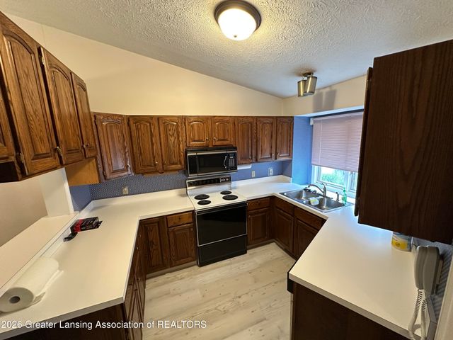 5101 Aspen Drive, Lansing, MI 48917