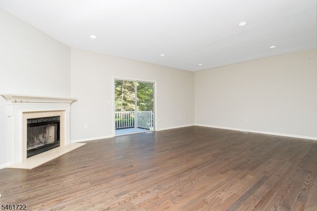 5 Wiley Ct, Parsippany-troy Hills Twp., NJ 07950