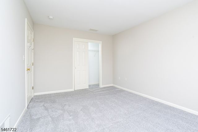 5 Wiley Ct, Parsippany-troy Hills Twp., NJ 07950